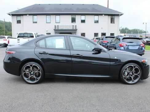 Used 2024 Alfa Romeo Giulia Ti AWD/4WD image 6