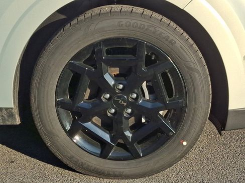 New 2025 Kia Carnival SX Prestige image 8