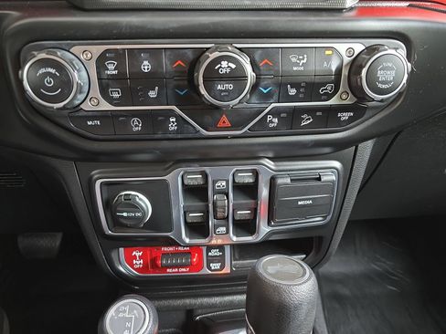 Used 2021 Jeep Wrangler Unlimited Rubicon AWD/4WD image 28