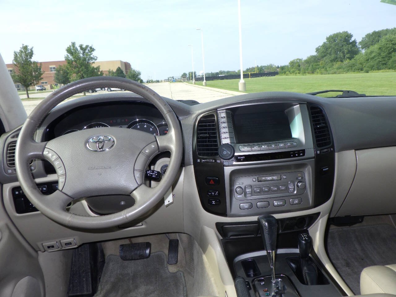 Used 2004 Toyota Land Cruiser AWD/4WD image 24