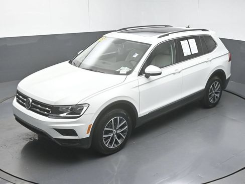 Used 2020 Volkswagen Tiguan SE FWD image 46