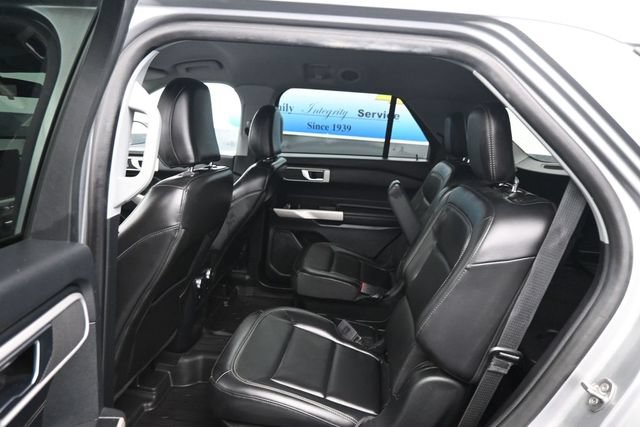 Used 2021 Ford Explorer XLT w/ Equipment Group 202A RWD image 8