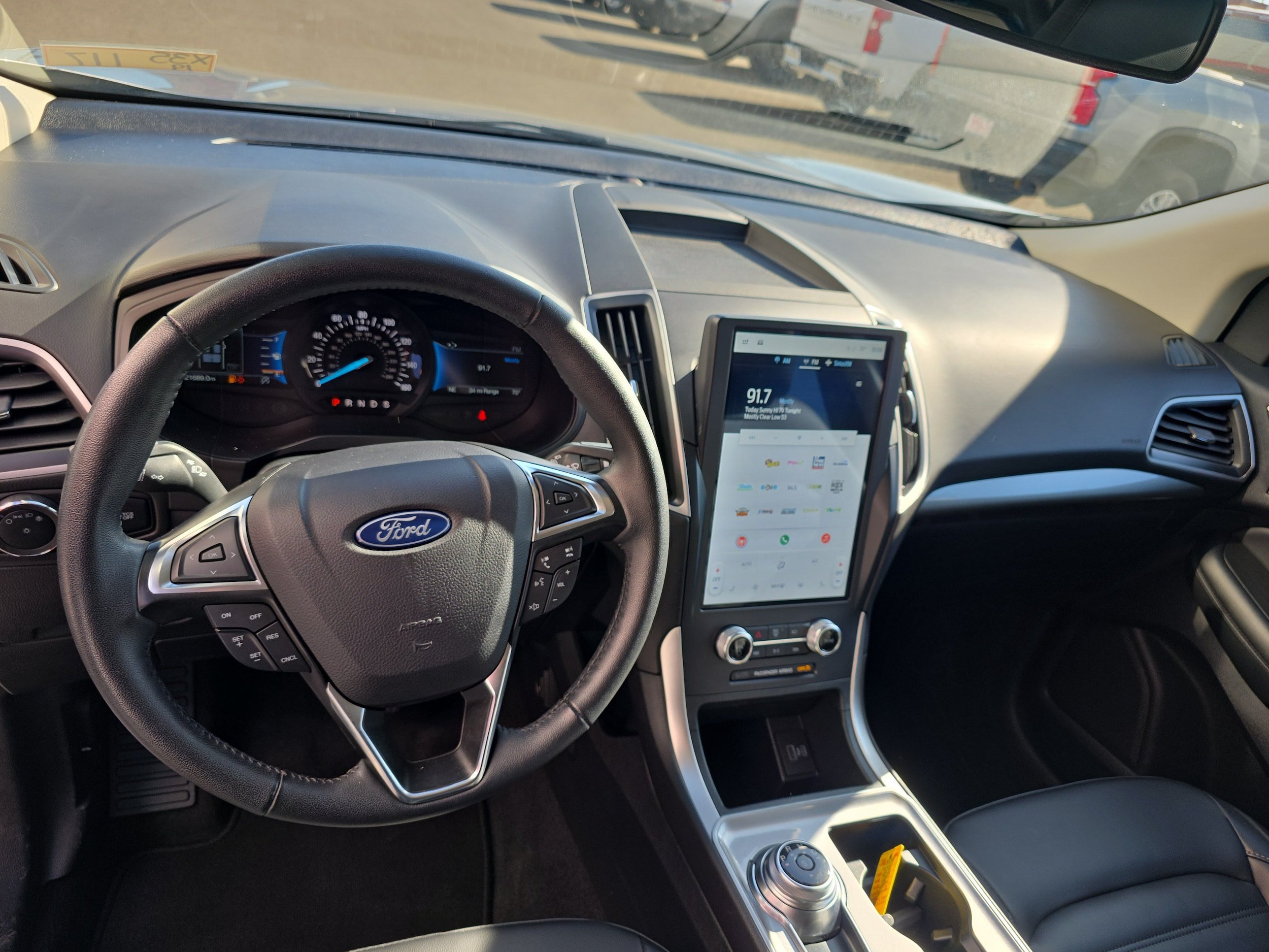 Used 2024 Ford Edge SEL AWD/4WD image 3