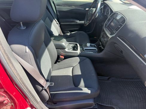 Used 2018 Chrysler 300 Touring w/ Sport Appearance Package image 29