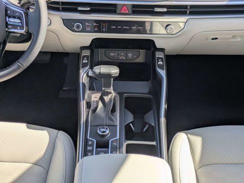 New 2025 Kia Sorento S w/ Panoramic Sunroof Package image 18