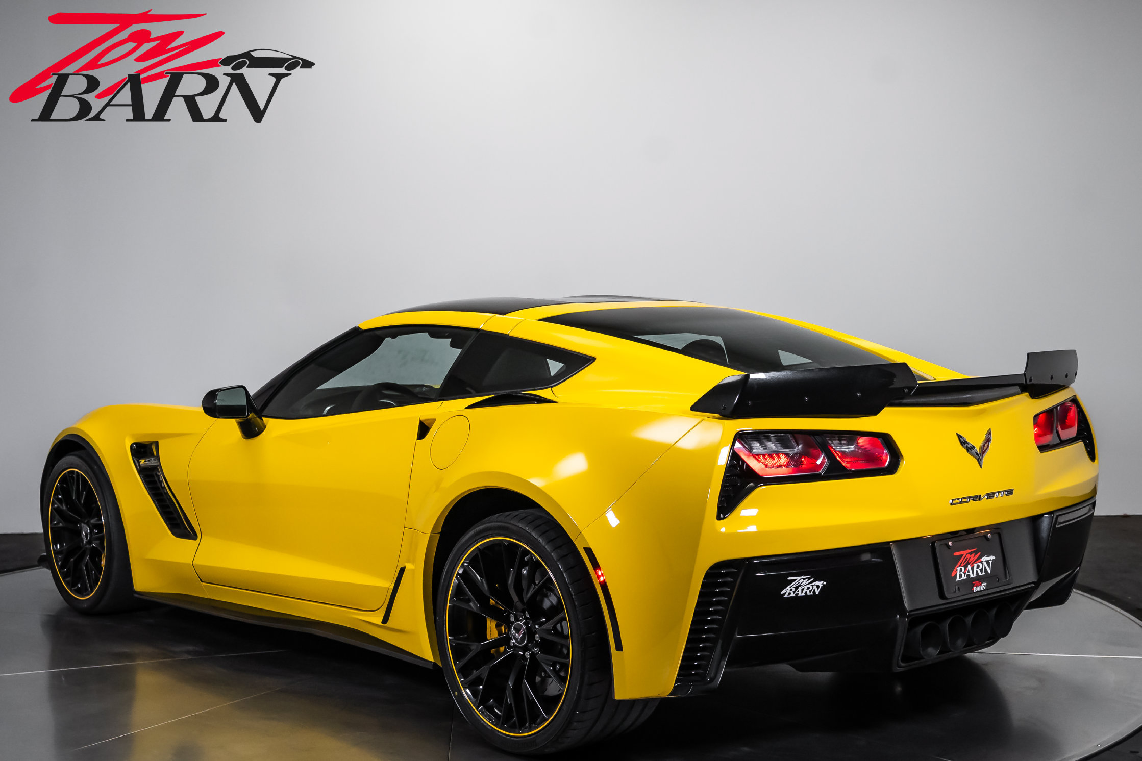 Used 2016 Chevrolet Corvette Z06 w/ 3LZ Preferred Equipment Group RWD image 11