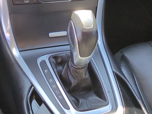 Used 2018 Ford Edge Titanium w/ Technology Package AWD/4WD image 25