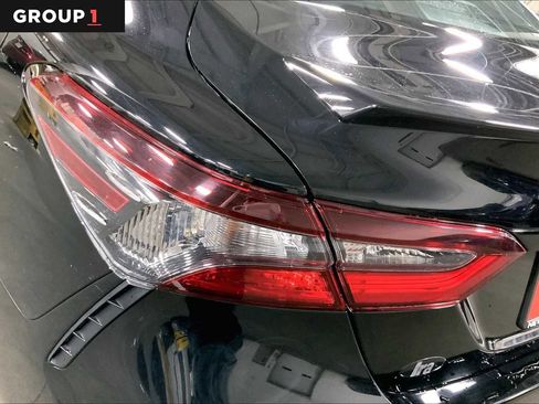 Used 2021 Toyota Camry SE w/ Cold Weather Package image 28