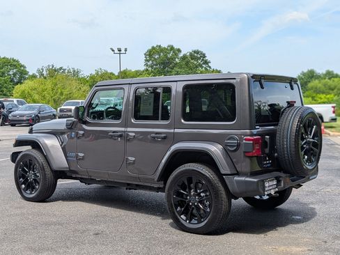 Used 2025 Jeep Wrangler Unlimited Sahara w/ Safety Group AWD/4WD image 7