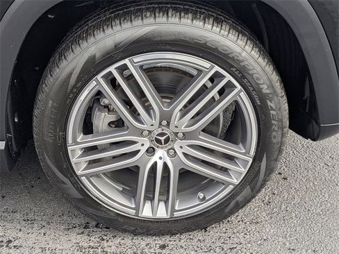 Used 2023 Mercedes-Benz GLS 450 4MATIC image 12