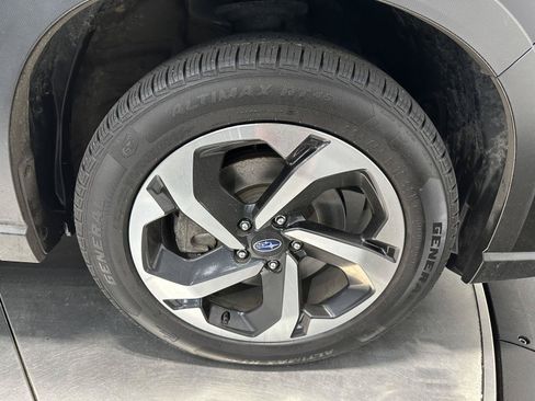 Used 2022 Subaru Forester Touring AWD/4WD image 12