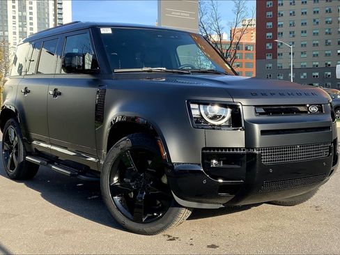 New 2026 Land Rover Defender 110 X-Dynamic SE image 2