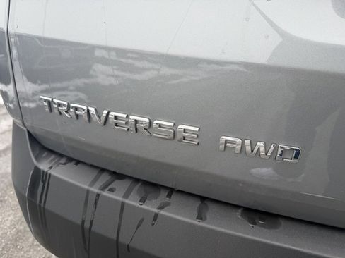 Used 2023 Chevrolet Traverse LT image 24
