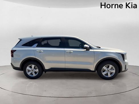 New 2026 Kia Sorento LX FWD image 3