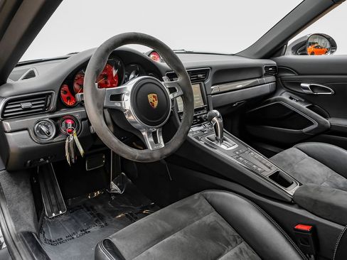 Used 2014 Porsche 911 GT3 w/ Sound Package Plus image 3