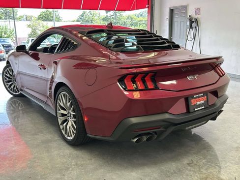 Used 2025 Ford Mustang GT Premium RWD image 5
