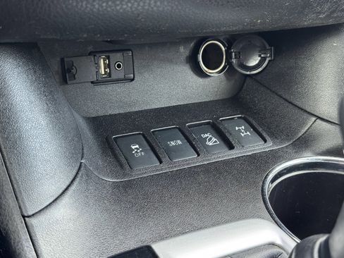 Used 2016 Toyota Highlander XLE image 33