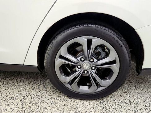 Used 2024 Honda Accord EX image 9