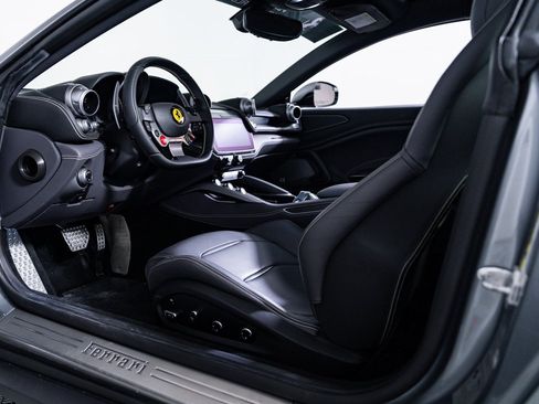 Certified 2018 Ferrari GTC4Lusso image 15