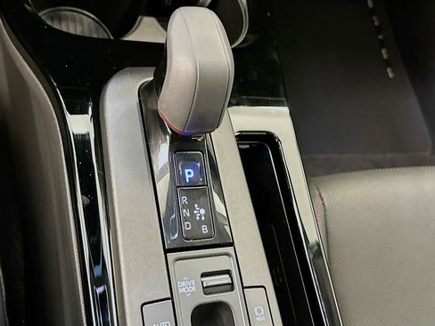 Used 2024 Toyota Prius Prime Premium image 25