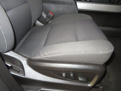 Used 2018 Chevrolet Silverado 1500 LT w/ All Star Edition image 36