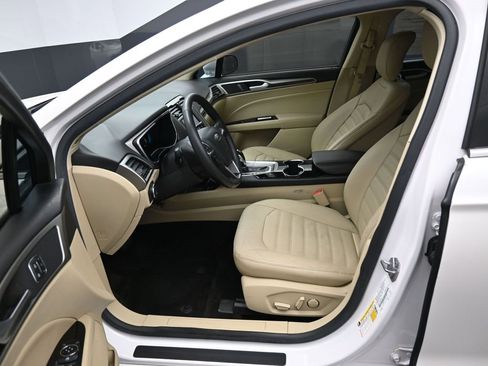 Used 2014 Ford Fusion Energi SE image 9