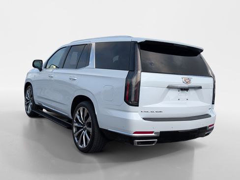 Used 2026 Cadillac Escalade Luxury w/ Touring Package AWD/4WD image 4