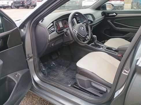 Used 2019 Volkswagen Jetta R-Line image 24