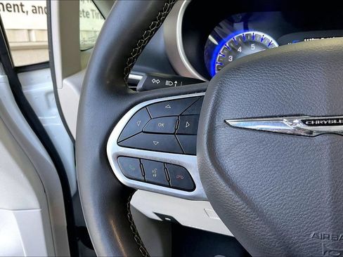Used 2023 Chrysler Voyager LX FWD image 8