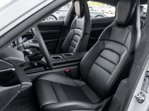 New 2026 Porsche Taycan Turbo image 5