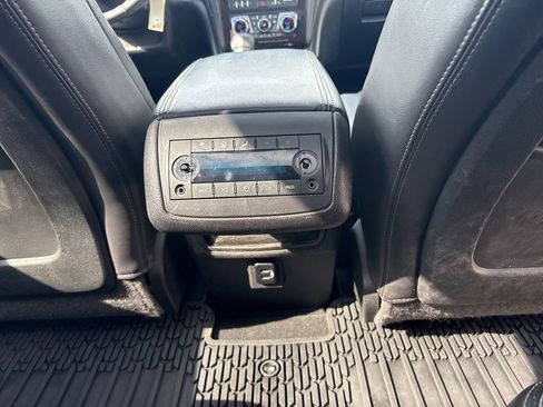 Used 2017 Chevrolet Traverse Premier image 36