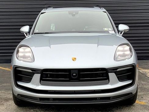 New 2025 Porsche Macan image 13