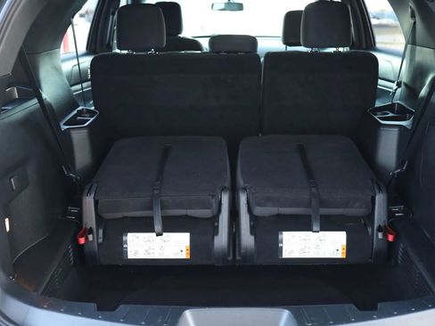 Used 2018 Ford Explorer XLT w/ Equipment Group 201A FWD image 41
