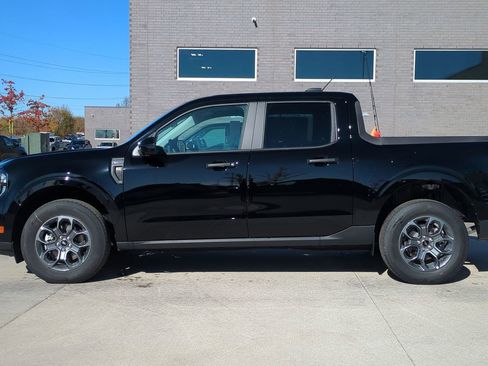 New 2025 Ford Maverick XLT w/ XLT Luxury Package AWD/4WD image 2