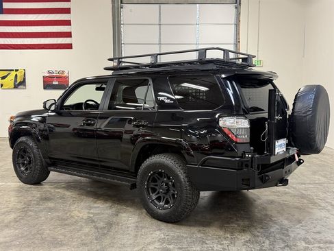 Used 2019 Toyota 4Runner TRD Off-Road AWD/4WD image 7