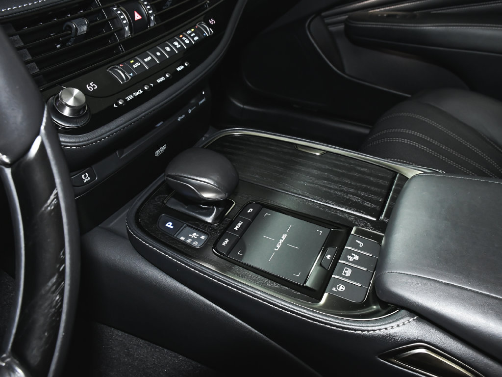 Used 2022 Lexus LS 500h AWD w/ Luxury Package image 50