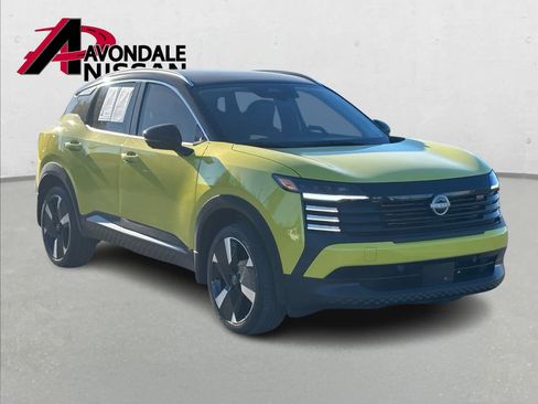 Used 2025 Nissan Kicks SR w/ SR Premium Package image 9