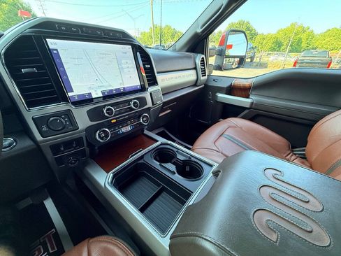 Used 2022 Ford F250 King Ranch w/ FX4 Off-Road Package AWD/4WD image 28