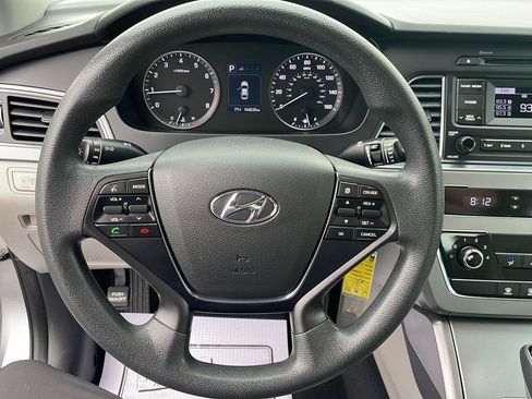 Used 2017 Hyundai Sonata SE FWD image 13