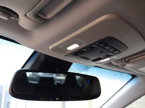 Used 2018 Toyota Camry SE w/ Moonroof Package FWD image 25