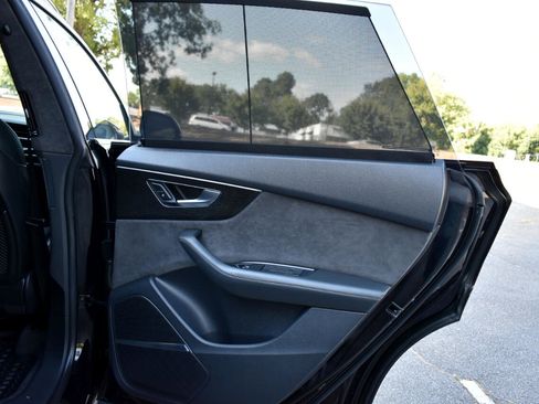 Used 2019 Audi Q8 Prestige w/ Luxury Package image 34