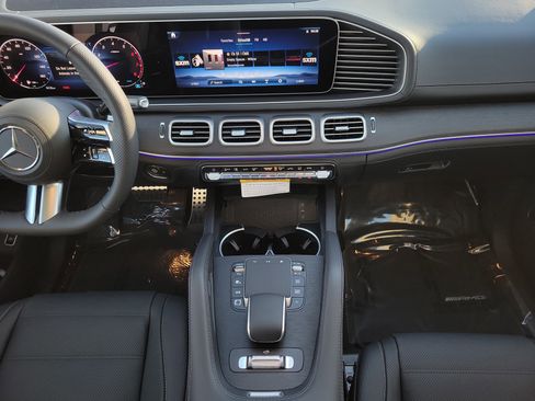 New 2026 Mercedes-Benz GLS 450 4MATIC image 10