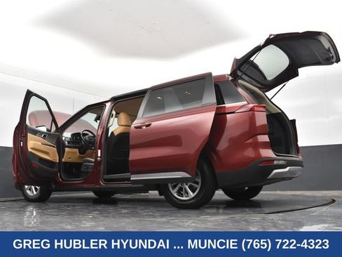 Used 2023 Kia Carnival LX FWD image 39