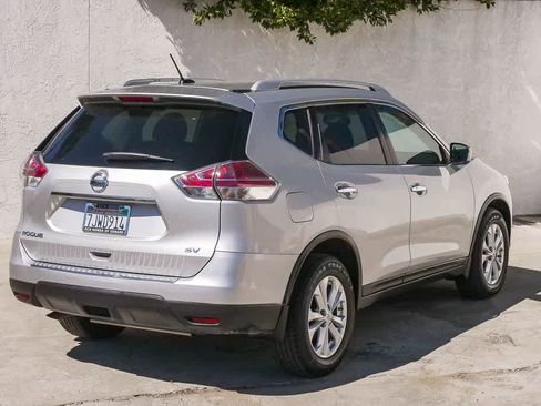 Used 2015 Nissan Rogue SV w/ SV Family Package image 7