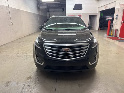 Used 2017 Cadillac XT5 Premium Luxury AWD/4WD image 2