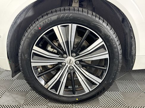 Used 2023 Volvo XC60 B5 Plus w/ Protection Package Premier image 37