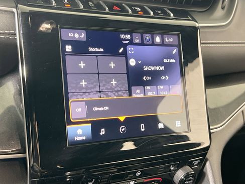 Used 2023 Jeep Grand Cherokee Altitude image 14