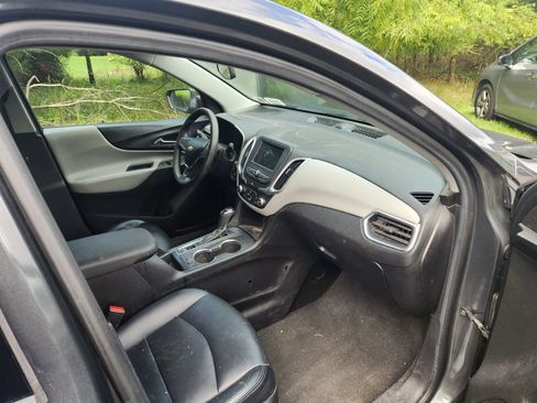 Used 2019 Chevrolet Equinox LS w/ LS Convenience Package image 18