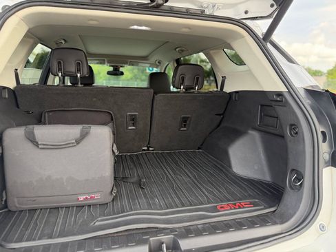 Used 2020 GMC Terrain Denali w/ Denali Premium Package FWD image 15