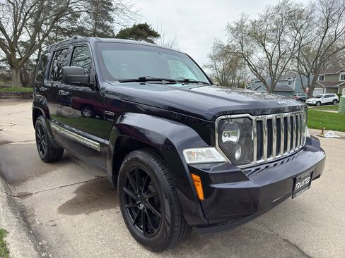 Used 2011 Jeep Liberty Limited Jet image 4